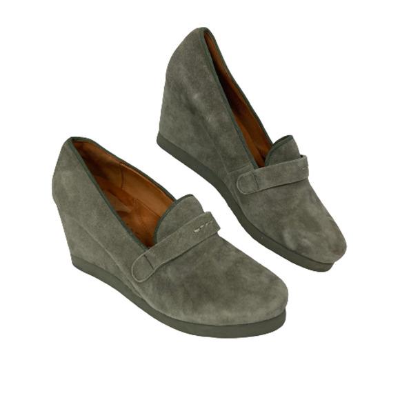Gentle Souls Loafers Womens Sz 8 Gray Suede Leather Slip On Wedge - Picture 2 of 9